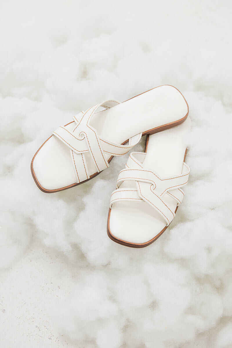 Interlocking Cloud Sliders in White