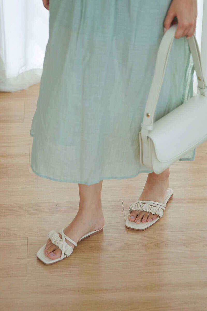 Cream Wisteria Pleated Casual Slippers