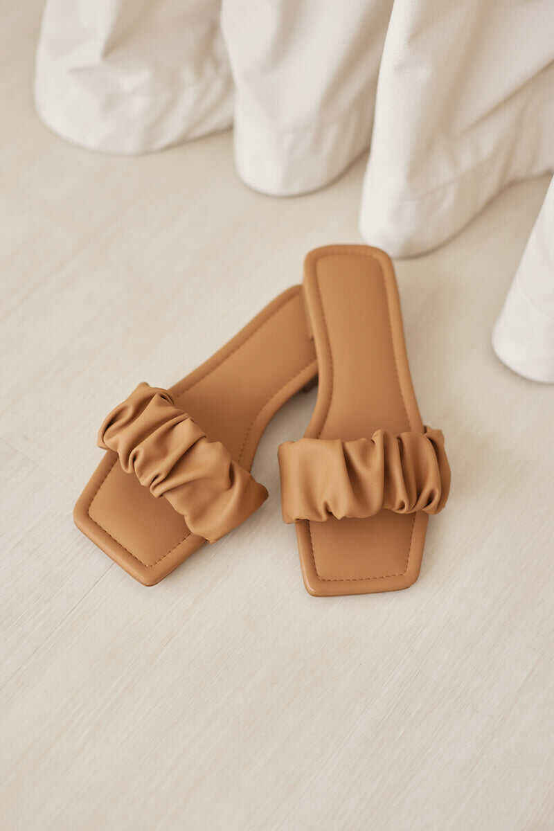 Ruching Sliders in Caramel