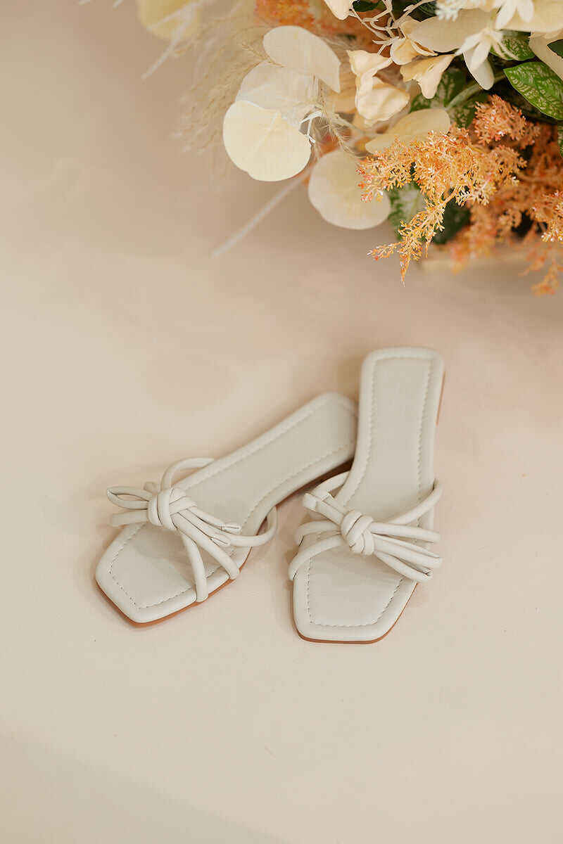 Knotted Ribbon Sliders in Chalk