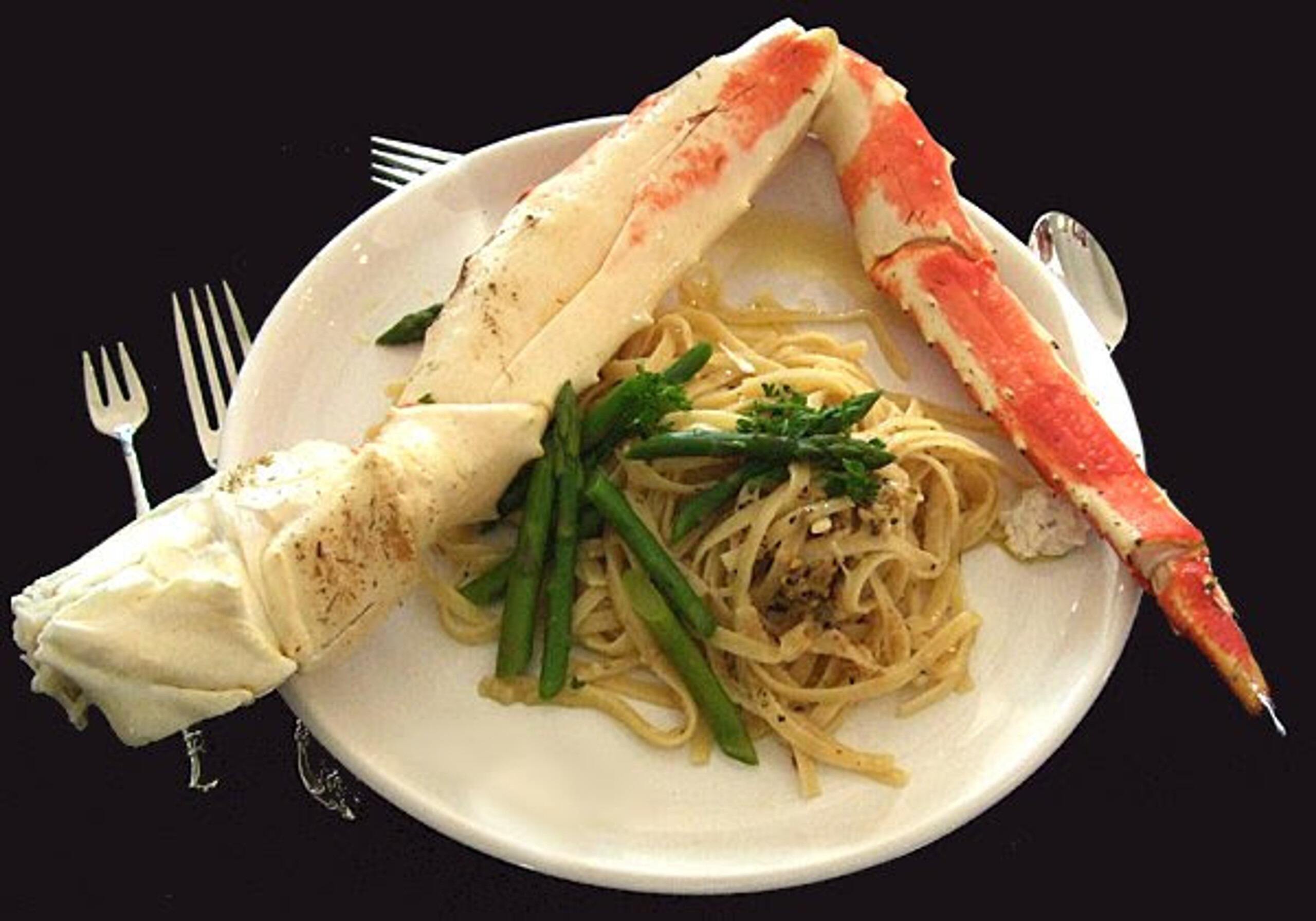 ✈️🦀Limited supply! Last day🔥 Giant Alaskan King Crab Bristol Bay 2 days straight to your table🍷A whole (over 6 pounds)
