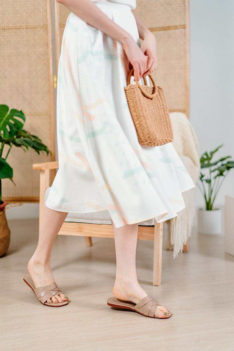Sliders in Nude