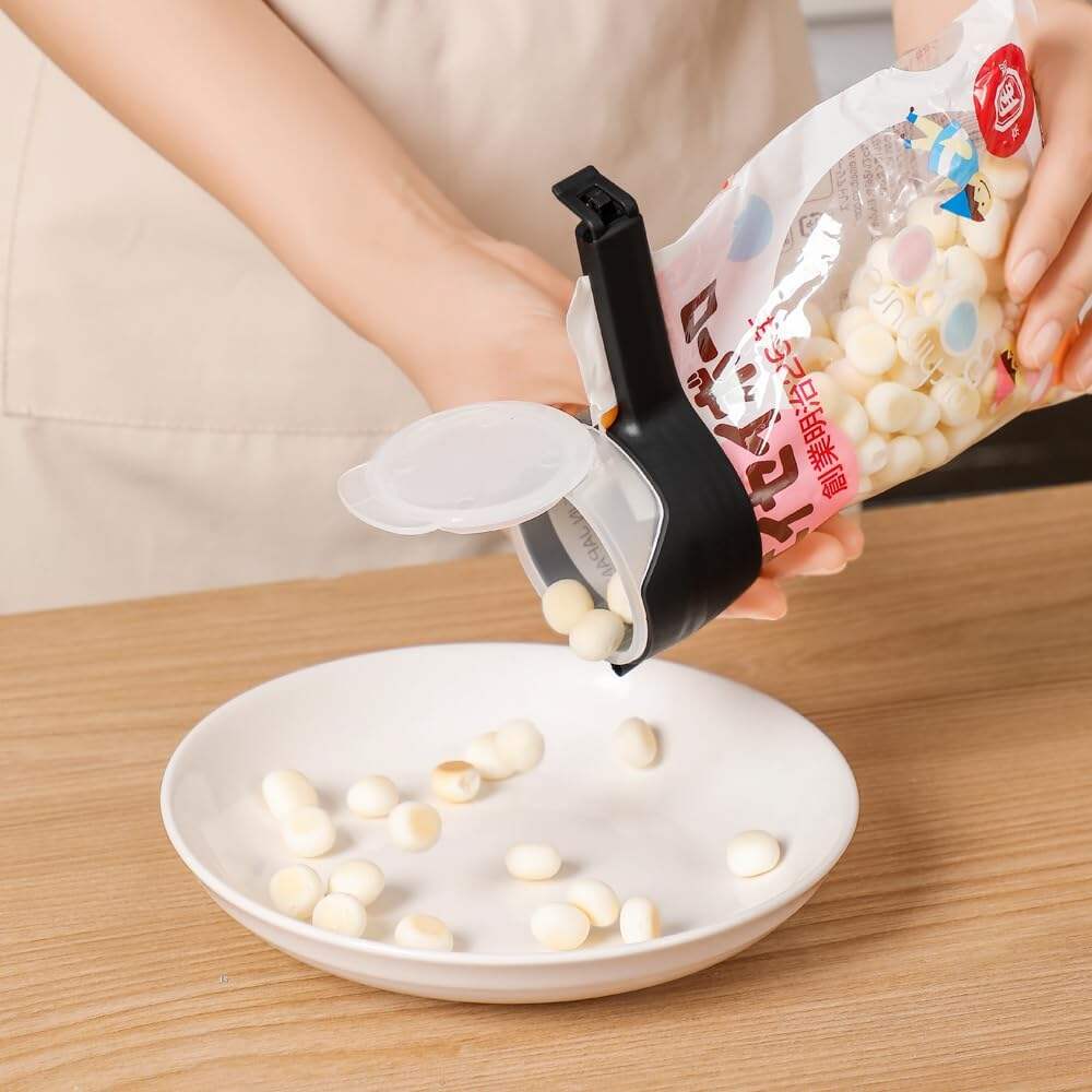 Food Clip Set with Pour Spout, 4PCS Seal and Pour Bag Clip with Spout for Food Snacks (Round)