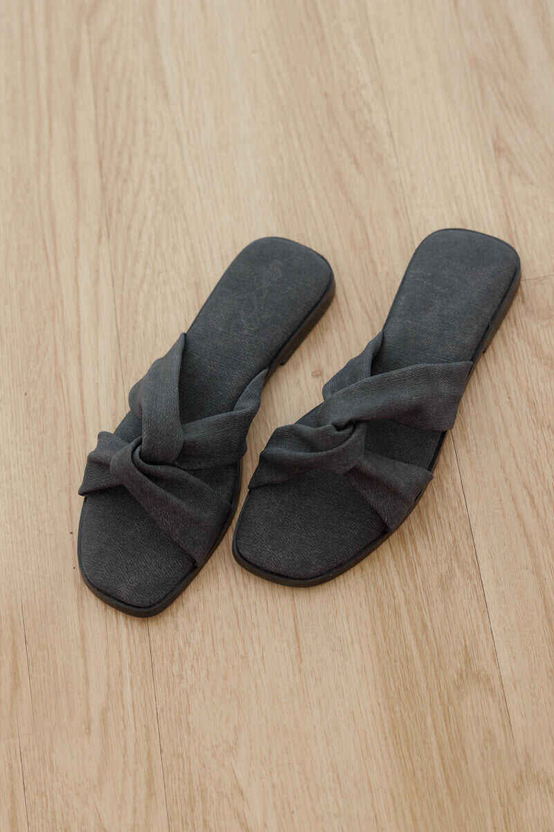 Cloud Sliders in Black Waterproof Linen