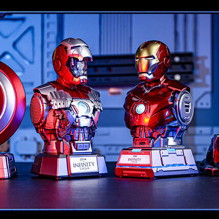 Iron Man Charging Center Bust Mecha Charger Hand-made Model Desktop Ornament Gift