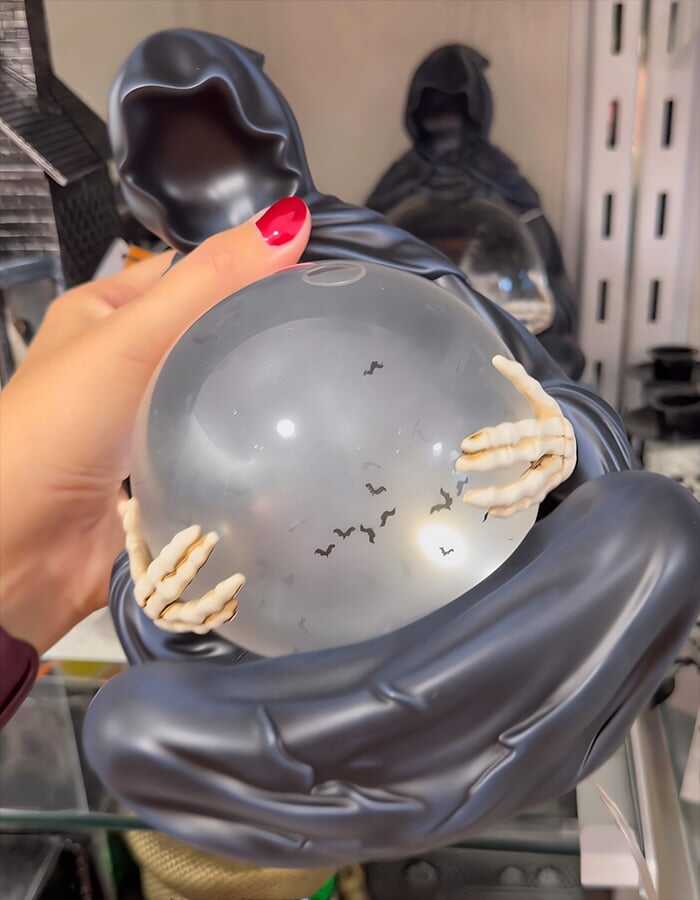 🔥LAST DAY 60% OFF 🦇Suriel & Floating Bat Crystal Ball - Bookshelf Decor| Halloween Figurine