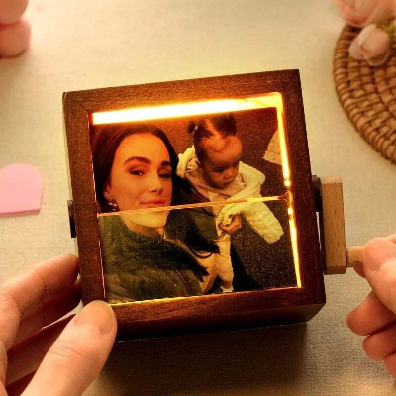 Hand Crank Photo Album with Light, Mini Photo Album, Custom Picture Flip Book Frame, Personalized Animation Machine Mechanical Hand-cranked Decoration Creative Gifts for Couple Family Mother's Day
