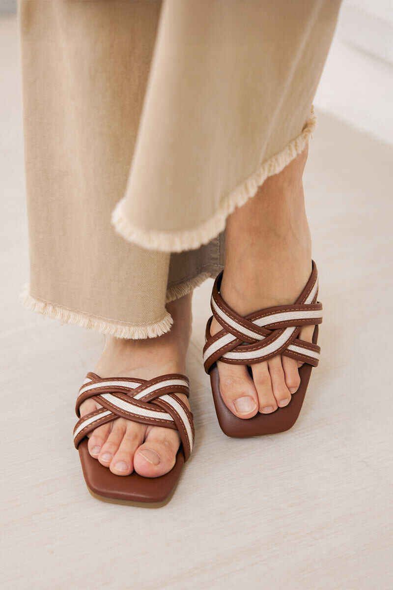 Interlocking Cloud Sliders in Brown